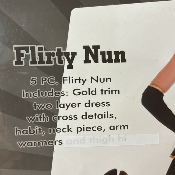 Nun Halloween 🎃 costume!! New with tags! Size xl! Perfect condition! - Picture 2 of 4